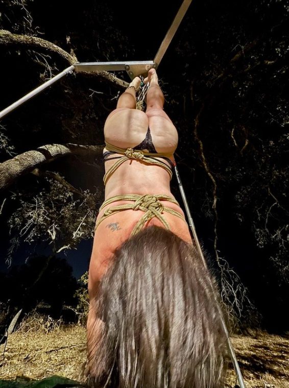 outdoor shibari